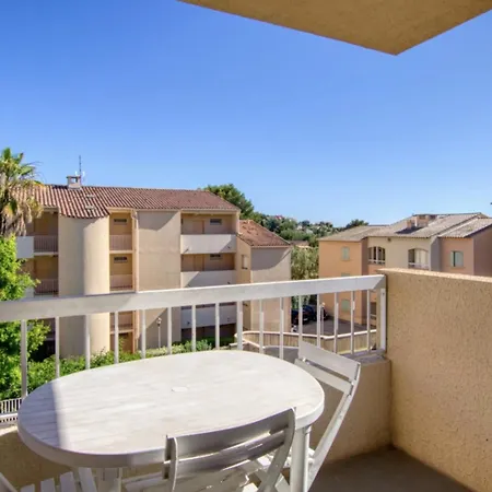 Spacious New Close To The Sea Apartman